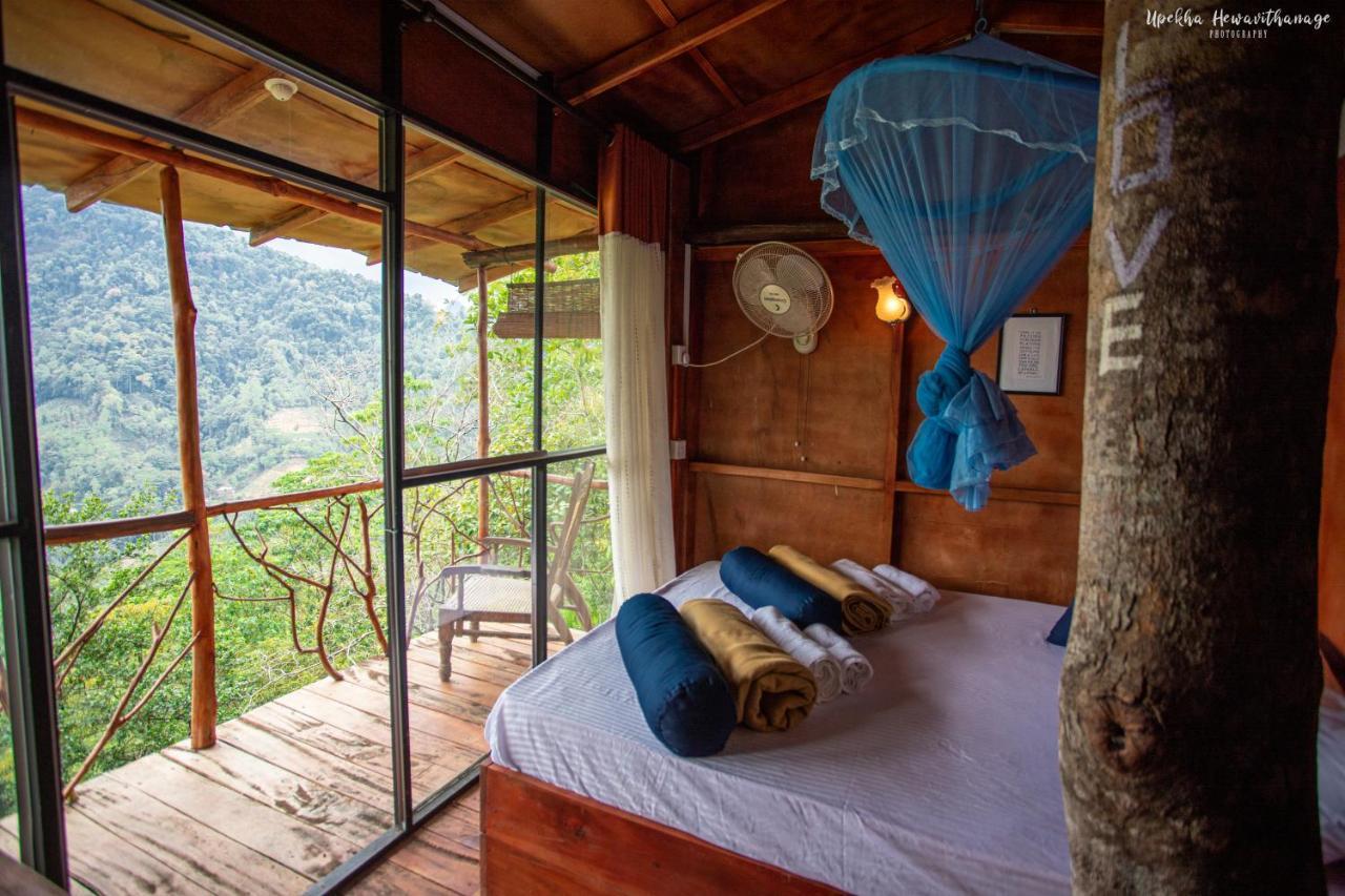 Tree Houses By Jungle River Ginigathena Buitenkant foto